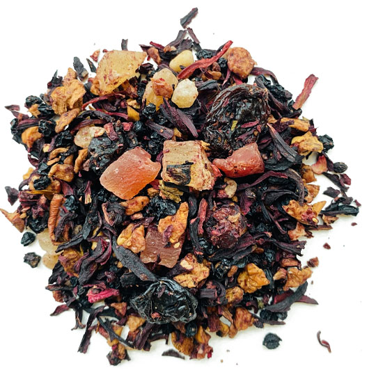 Owocowa herbata z czarnym bzem, rodzynkami, suszonym jabłkiem, papają, ananasem, hibiskusem, czerwoną porzeczką, malinami i truskawkami. Bogata mieszanka owoców o intensywnym smaku i aromacie. Idealna na ciepły napój o każdej porze dnia.